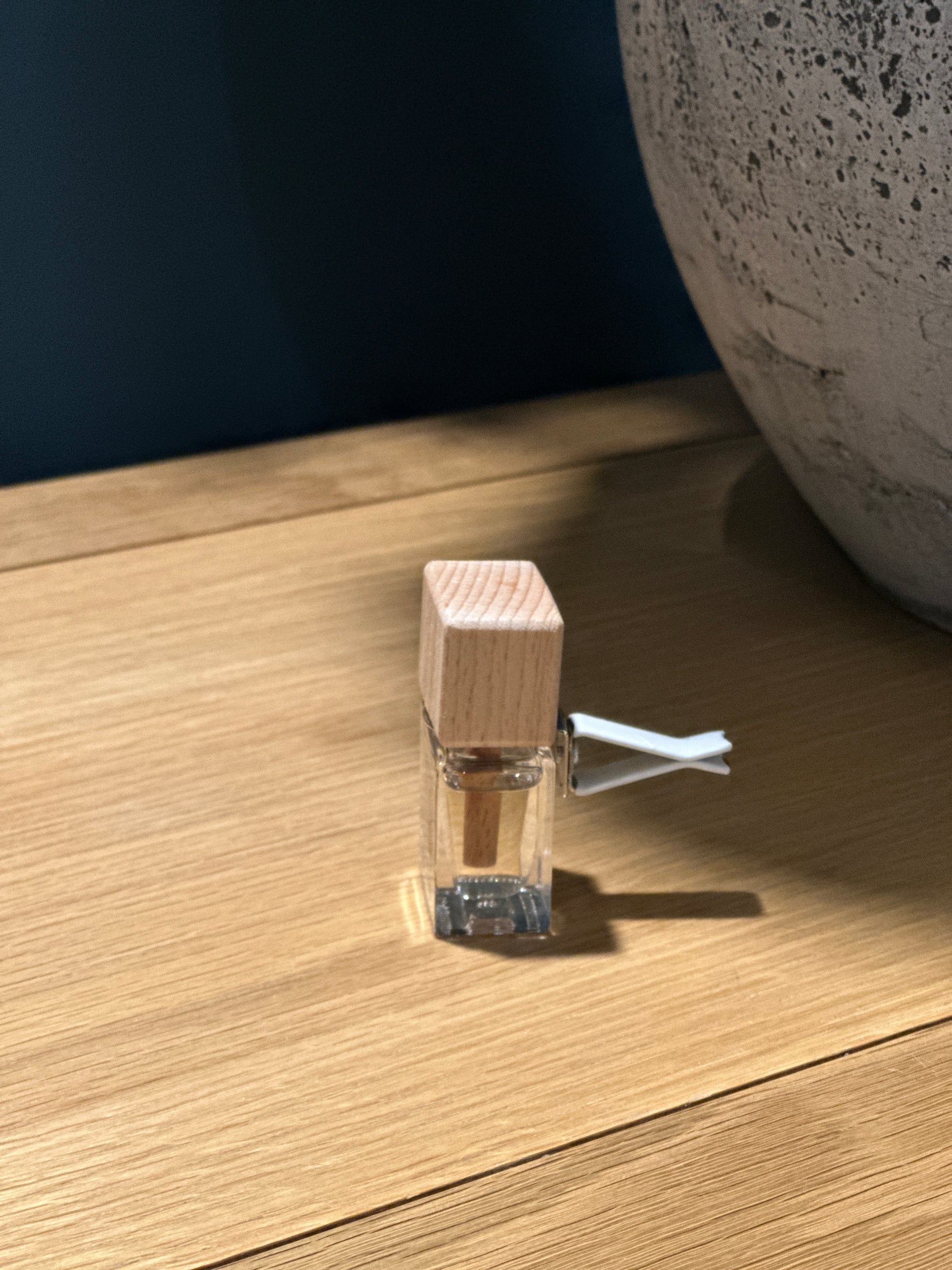 Tobacco & Moss Luxury Car Diffuser
